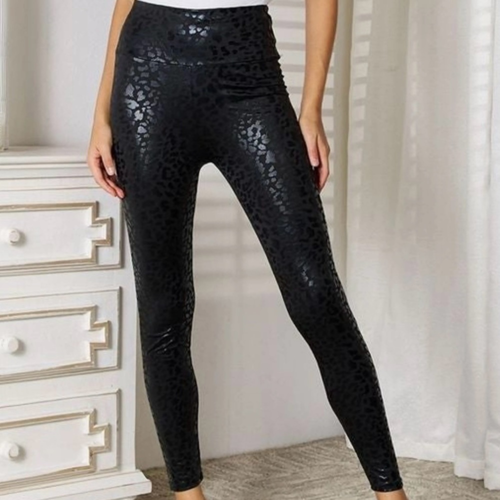 Black leopard print leggings New